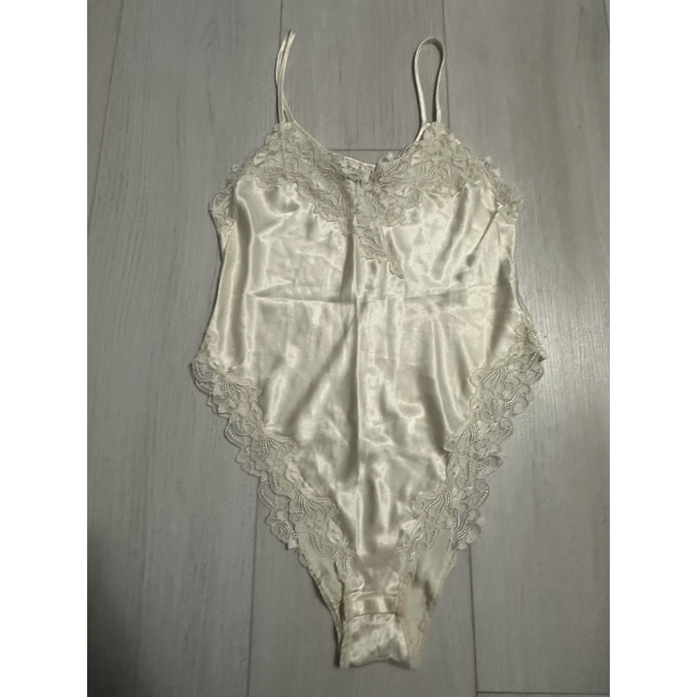 Vintage Victoria's Secret Satin Teddy Sz M - Ivory Embroidered GOLD LABEL‎